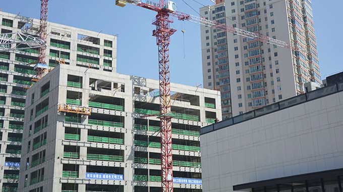 半岛·体育(中国)官方网站是甘肃省建设投资（控股）集团有限公司直属企业，成立于2010年10月，坐落于甘肃兰州彭家坪国家级装备制造工业园，占地155亩，是西北地区最早具有起重机械生产资质的企业，年产各类型号起重机械500余台。建司十年来，公司先后荣获年度中国塔机行业十强企业、全国售后服务先进单位、全国建筑施工机械租赁50强企业等30余项荣誉称号...